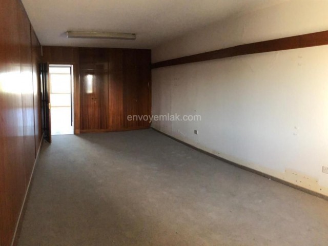 A Complete Commercial Building for Rent with a Renovated Elevator in a Central Location in Nicosia- Wallari ** 