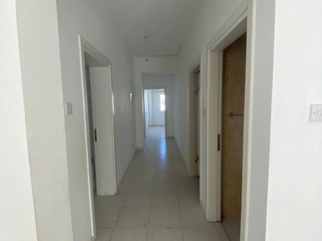 3+1 Büro zu vermieten in Kyrenia Zentrum ** 