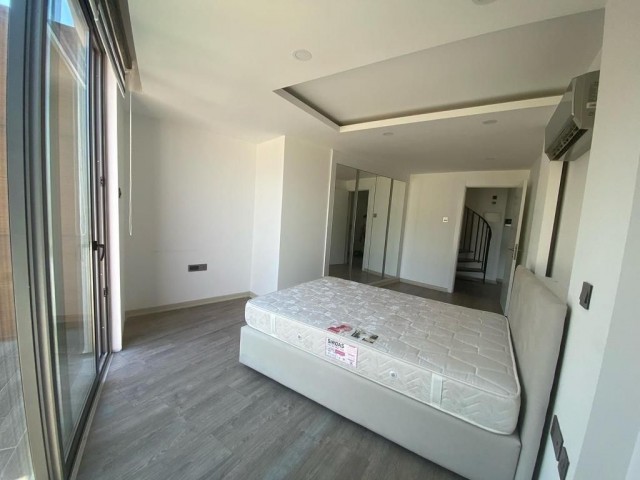 Voll Möblierte Wohnung 2+1 Double Llogara National Residence Zur Miete In Kyrenia Central ** 