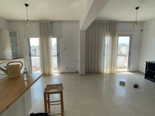 Dereboyu'nda Ana Cadde Üzeri Satılık 3+1 Penthouse