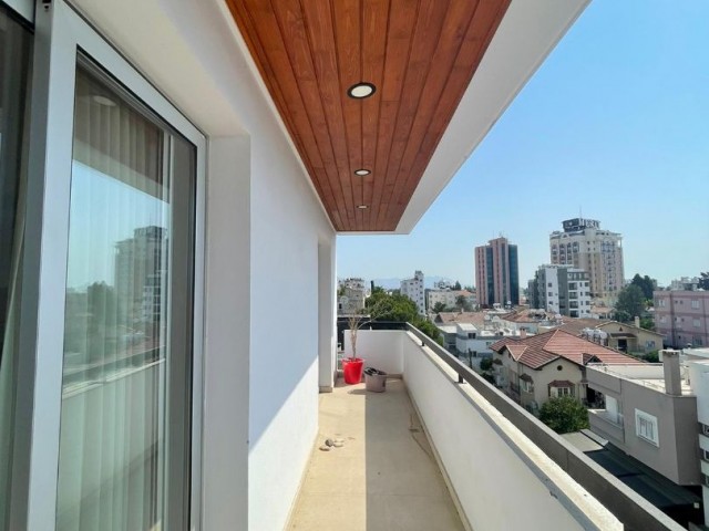 Dereboyu'nda Ana Cadde Üzeri Satılık 3+1 Penthouse