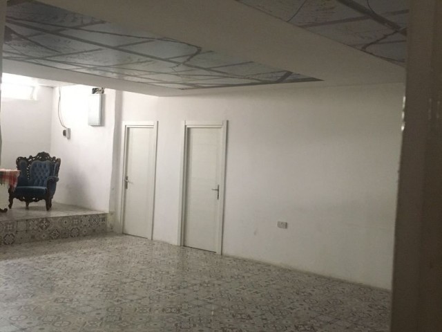 Kumsal'da Yarı Bodrum 280 m2 Ticari Mekan