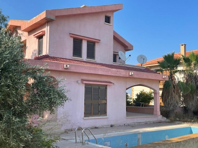 3+ 1 Detached Pool Villa in Long Beach- Walking Distance to the Sea ** 