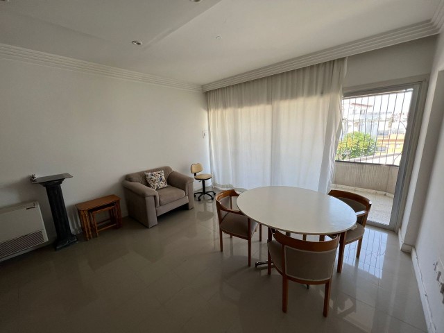 Spacious Fully Furnished 2 + 1 Apartment in Köşklüçiftlik -Ledra Palace - Walking Distance to Dereboyu and the Walls ** 