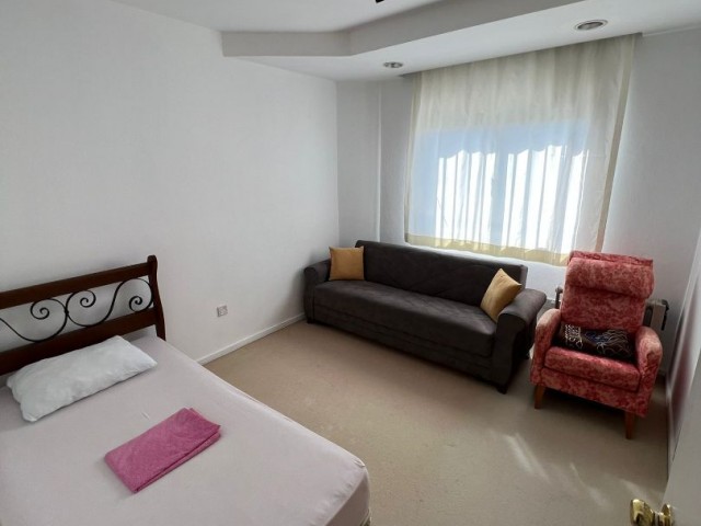 Spacious Fully Furnished 2 + 1 Apartment in Köşklüçiftlik -Ledra Palace - Walking Distance to Dereboyu and the Walls ** 