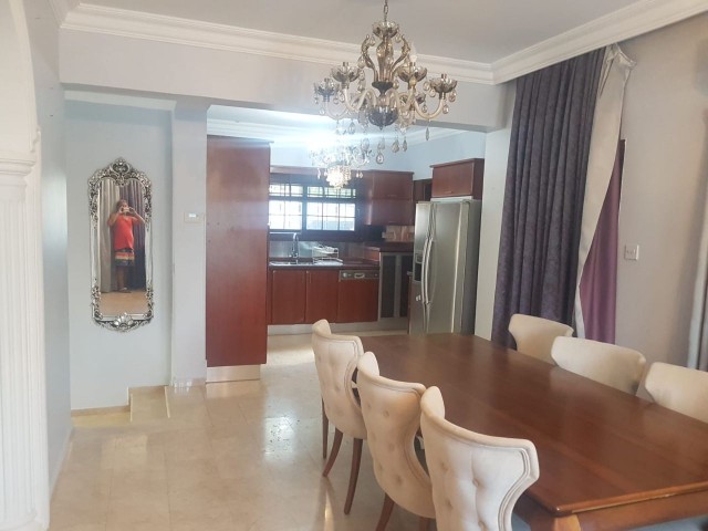 Bellapais'ta Kiralık 3+1 Havuzlu Lüx Villa