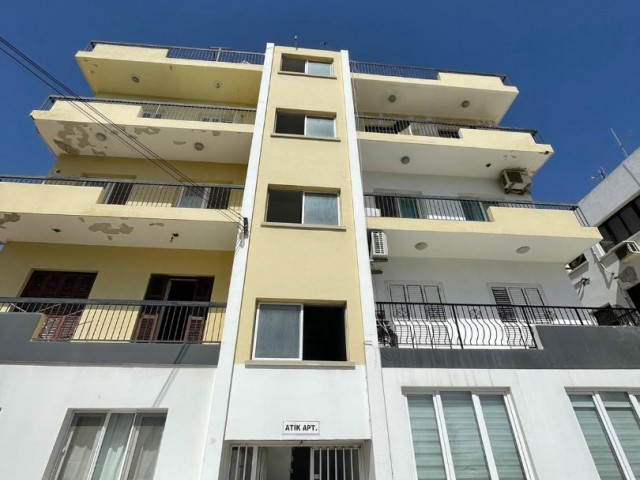 Renovated 3 + 1 Opportunity Apartment for Sale in Göçmenköy ** 