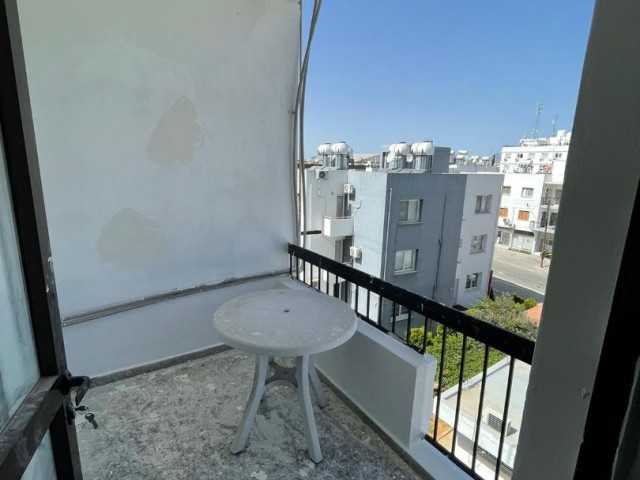 Renovated 3 + 1 Opportunity Apartment for Sale in Göçmenköy ** 