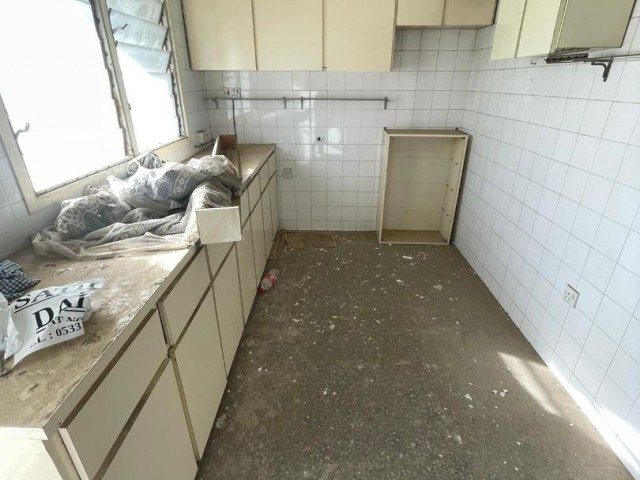 Zu verkaufen 3+1 Wohnung in Kaymakli (Preisreduziert)