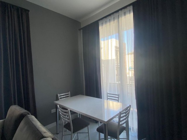 Alsancak 2+1 Lux Wohnung zur Miete