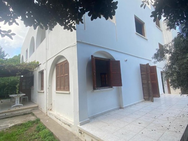 Detached House To Rent in Girne Merkez, Kyrenia