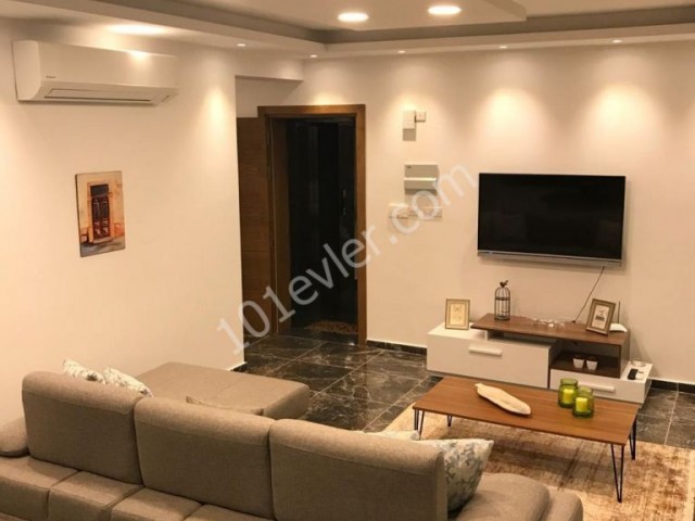 Ortaköy'de Ultra Lüks Kiralık 2+1 Penthouse