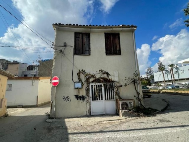 Detached House For Sale in Lefkoşa Surlariçi, Nicosia