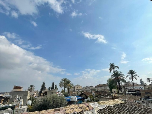 2-stöckiges Einfamilienhaus mit Garten zum Verkauf in Walled City