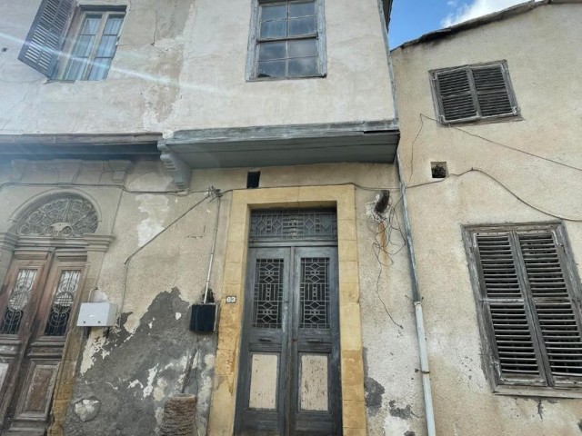 2-stöckiges Einfamilienhaus mit Garten zum Verkauf in Walled City