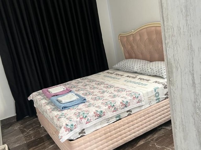 Edremit'de  Dag  Manzaralı 3+1 Satılık Özel Havuzlu + Full Eşyalı  İkiz Villa 