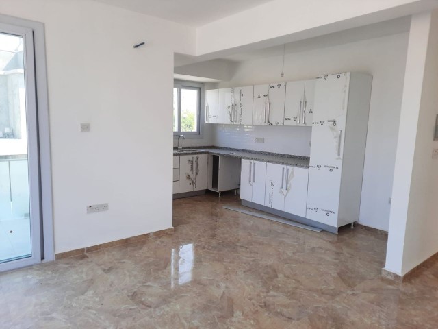 Luxusapartment im Erdgeschoss mit dem Komfort einer bezugsfertigen Villa in Alsancak