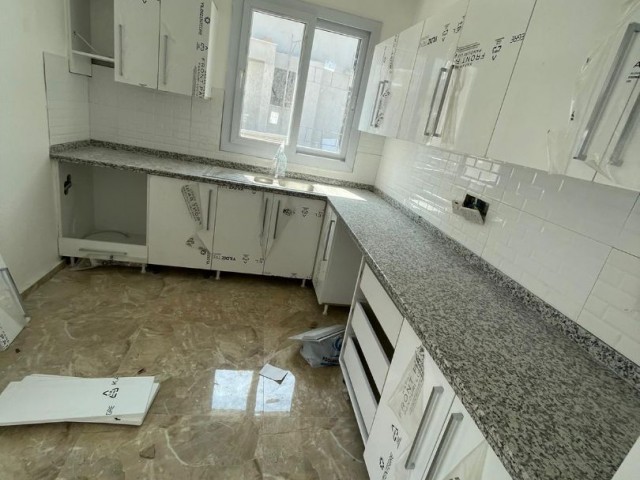 Luxusapartment im Erdgeschoss mit dem Komfort einer bezugsfertigen Villa in Alsancak