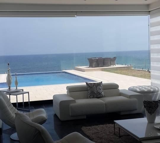 Girne-Karşıyakada Denize Sıfır Özel Havuzlu  Lux Villa