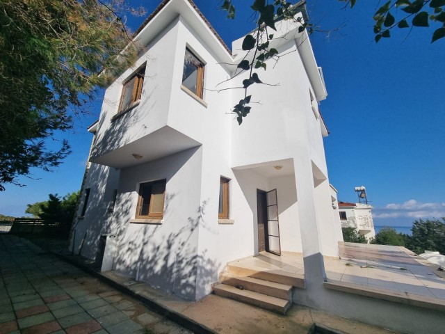 Detached Villas in Sadrazamköy Walking Distance to the Sea