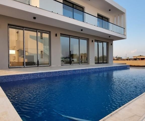 Modern Luxury 4+1 Villa with Private Pool in New Bosphorus! Ready for Delivery!