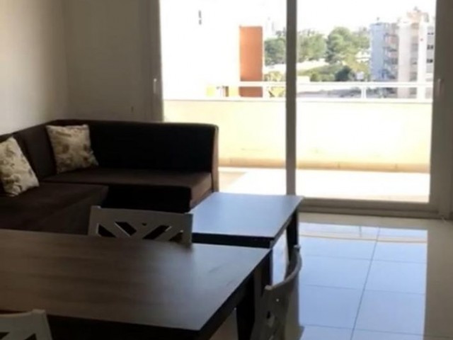 Vollständig möblierte 1+1 (2 wc) Wohnung zur Miete in Kyrenia Zentrum in einem Gated Complex 