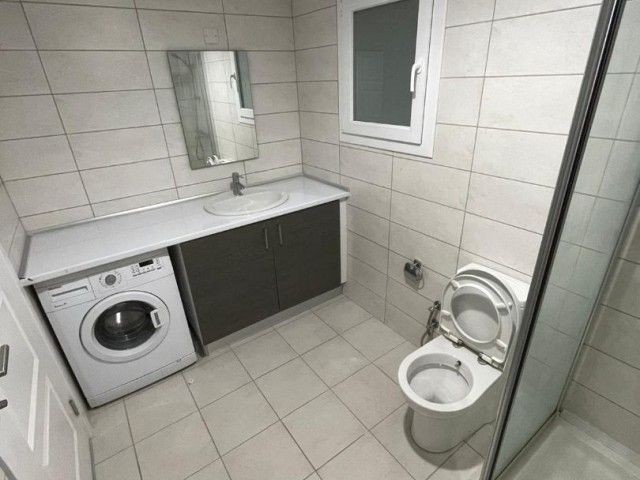 Vollständig möblierte 1+1 (2 wc) Wohnung zur Miete in Kyrenia Zentrum in einem Gated Complex 