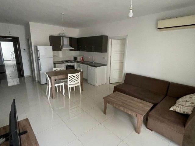 Vollständig möblierte 1+1 (2 wc) Wohnung zur Miete in Kyrenia Zentrum in einem Gated Complex 