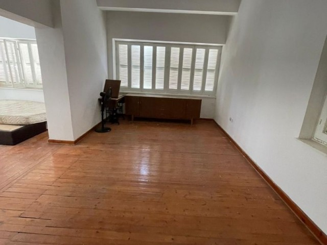 Ground Floor Apartment Suitable for Commercial Permit Office / Nursery / Workplace in Köşklüçiftlik