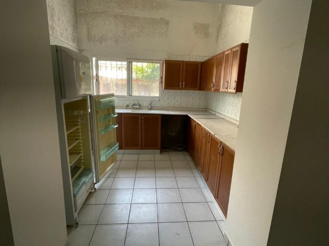 Ground Floor Apartment Suitable for Commercial Permit Office / Nursery / Workplace in Köşklüçiftlik