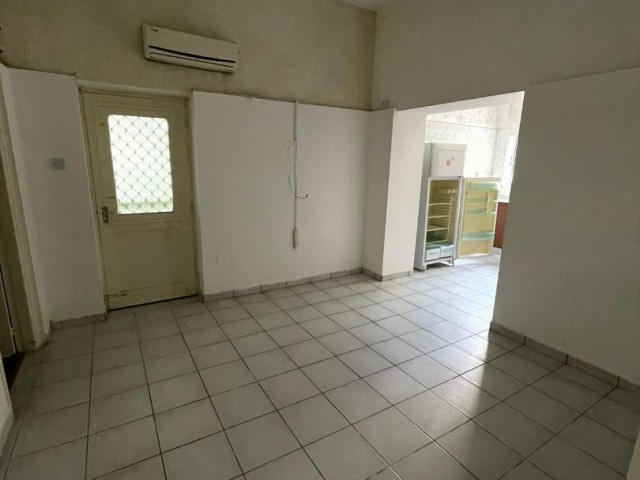 Ground Floor Apartment Suitable for Commercial Permit Office / Nursery / Workplace in Köşklüçiftlik