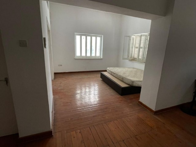 Ground Floor Apartment Suitable for Commercial Permit Office / Nursery / Workplace in Köşklüçiftlik