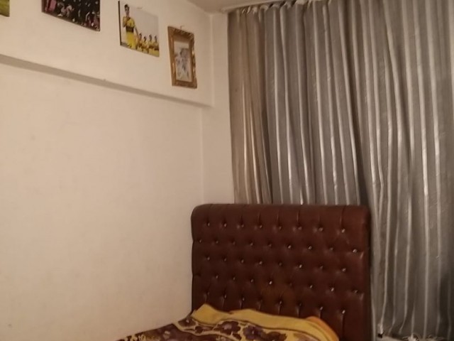 Zu verkaufen 3+1 Wohnung in Kyrenia Centre (Schnäppchen)