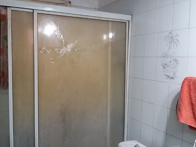 Zu verkaufen 3+1 Wohnung in Kyrenia Centre (Schnäppchen)