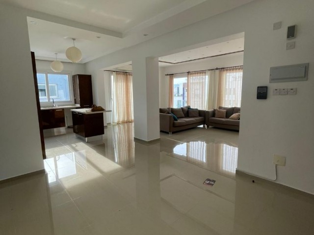 2+1 Penthouse for Rent in Metehan 