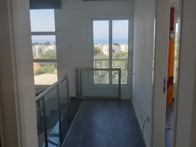 Karaoğlanoğlunda Deniz Manzaralı Satılık Dublex İkiz Villa