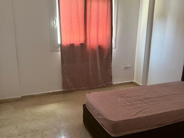 Girne Merkez'de Satılık 3+1 Geniş Daire (140m2)