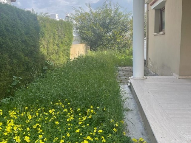 Lux 4+2 Detached Villa with Central Heating and Garden in Kızılbaş