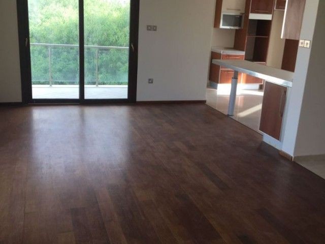 3+1 (170 m2) Lux-Penthouse mit Gemeinschaftspool, Berg- und Meerblick zum Verkauf im Girne Center