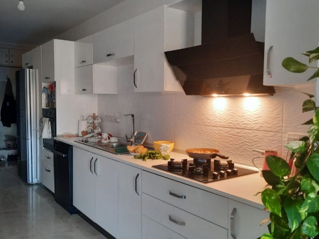 Zeytinlik'de Satılık 3+1 Residence