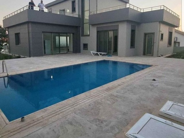 3+1 Luxury Villa with Pool for Sale in Tashkent