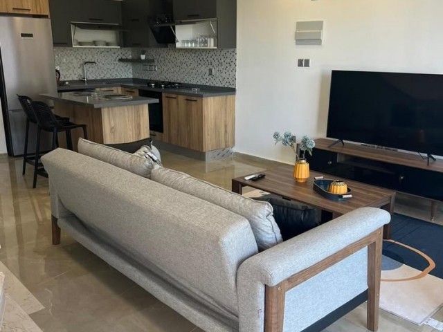 Girne Zeytinlik'te Ortak Havuzlu Ultra Lüx Ful Eşyalı Satılık 3+1 Triplex Villa