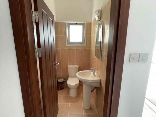 Hamitköy Bölgesinde Satılık 4+1 Penthouse