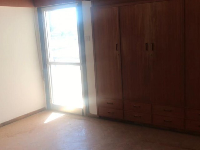 3+3 Detached House for Sale in Güzelyurt (Suitable for Dormitory) Suitable for Commercial Use