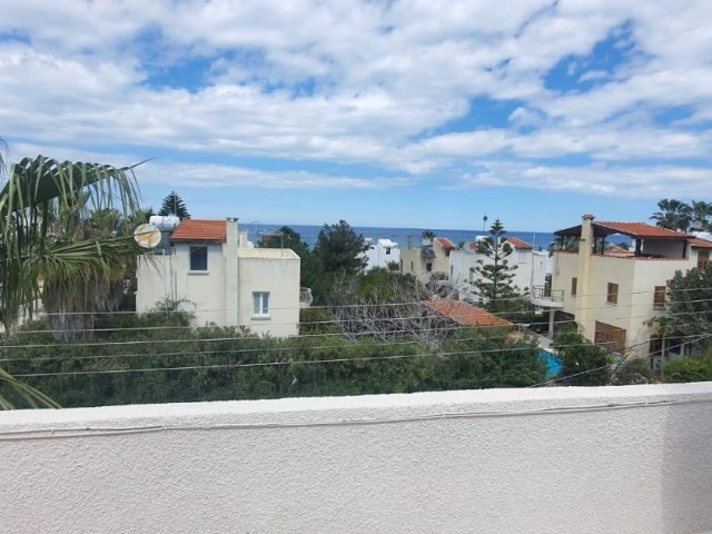 3+1 Villa zum Verkauf mit herrlichem Berg- und Meerblick in Çatalköy