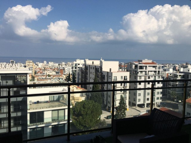 3+1 Duplex-Penthouse zum Verkauf im Kyrenia Center