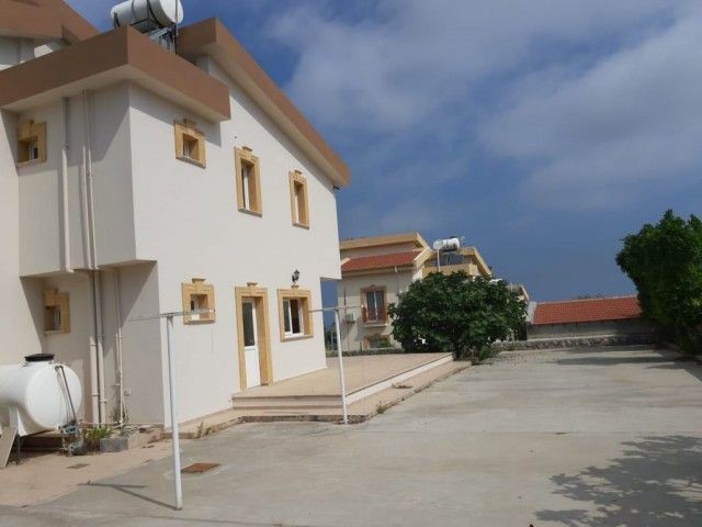 Freistehende 3+1-Villa mit Meer- und Bergblick in Arapköy