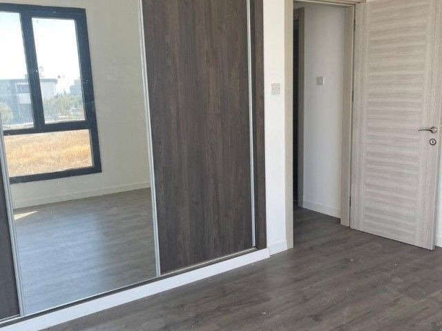 2+1 Maisonette-Villa mit Garten zum Verkauf in Minareliköy