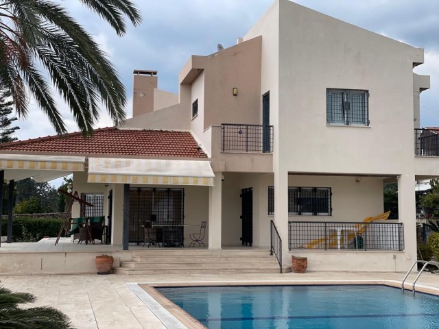 4+1 Villa mit privatem Pool zu vermieten in Çatalköy