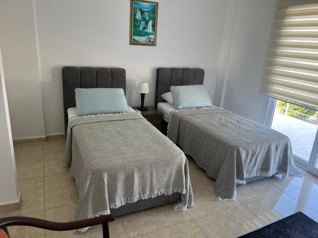 4+1 Villa zur Tagesmiete in Alsancak